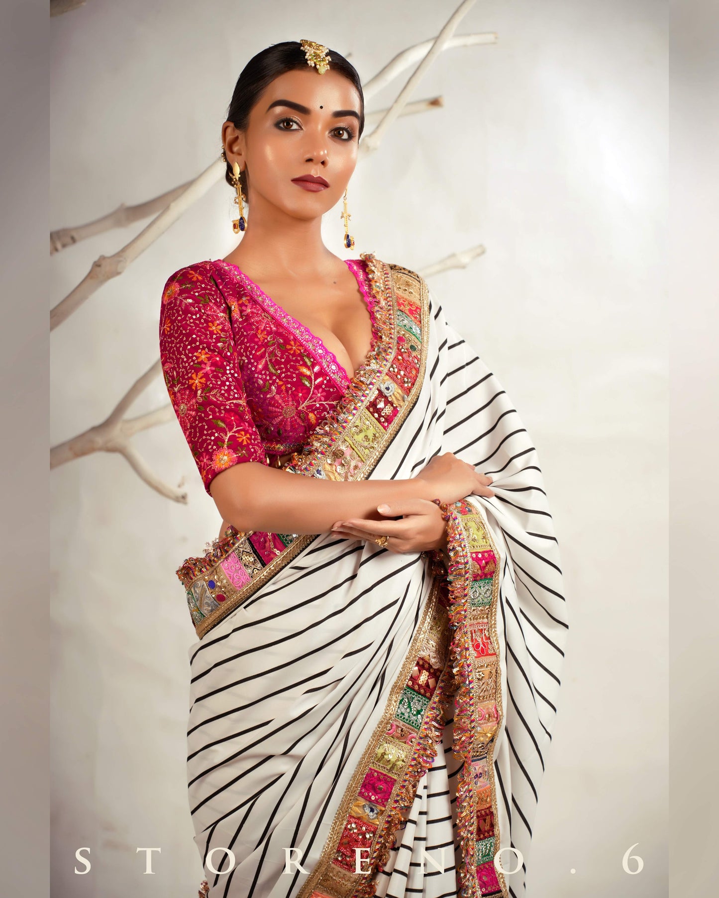 THE HYPNOTIC HUE SAREE