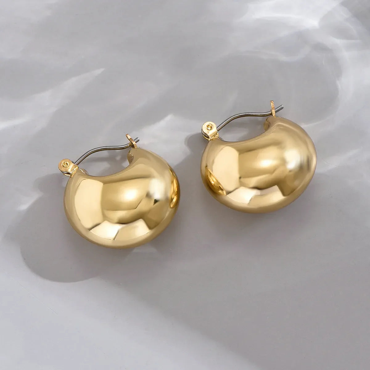 Gold Plated Retro Simple Style Solid Hoop Earring For Women