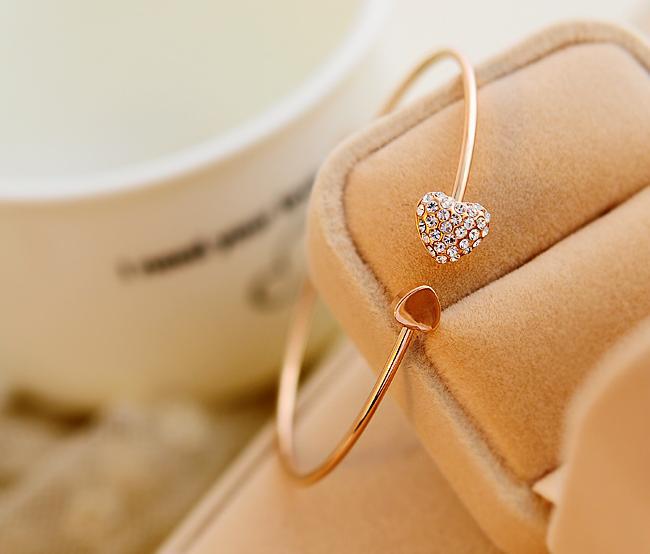 Heart Shape Gold Plated Alloy Rhinestones Women's Bangle