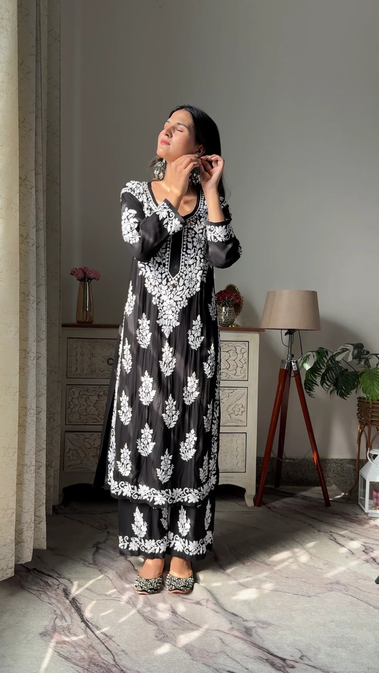 Lucknow Chikankari Handwork Embroidered Kurta Plazzo (Black)