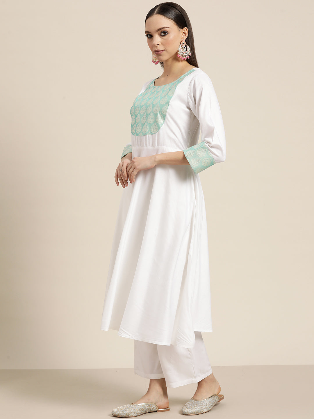 Women Yoke Design Jacquard Kurta with Palazzos & Dupatta