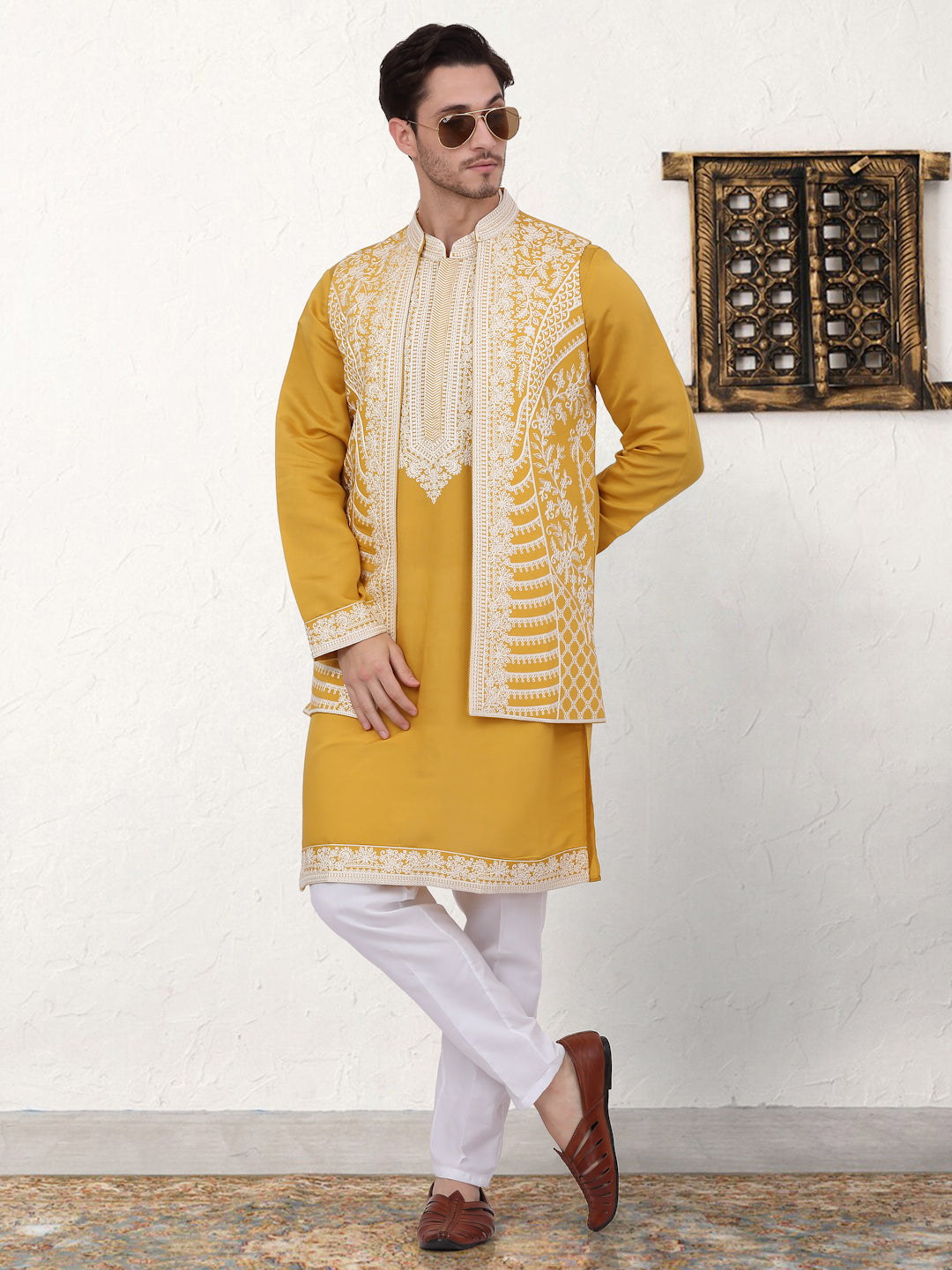 Men's Embroidered Waistcoat and Kurta Pyjama