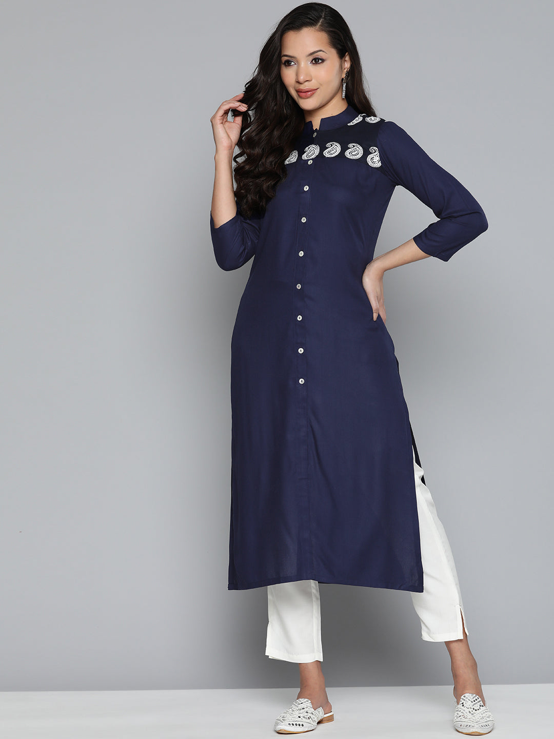 Jompers Paisley Embroidered Chikankari Navy Women Kurta