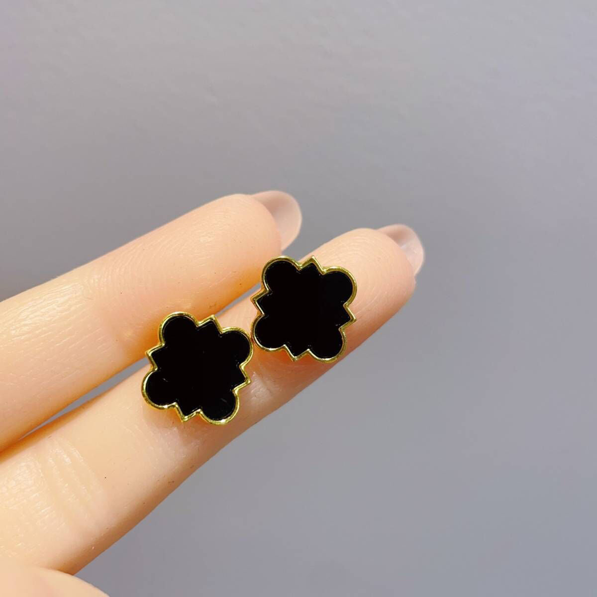 Simple Style Geometric Black Color Stud Earring