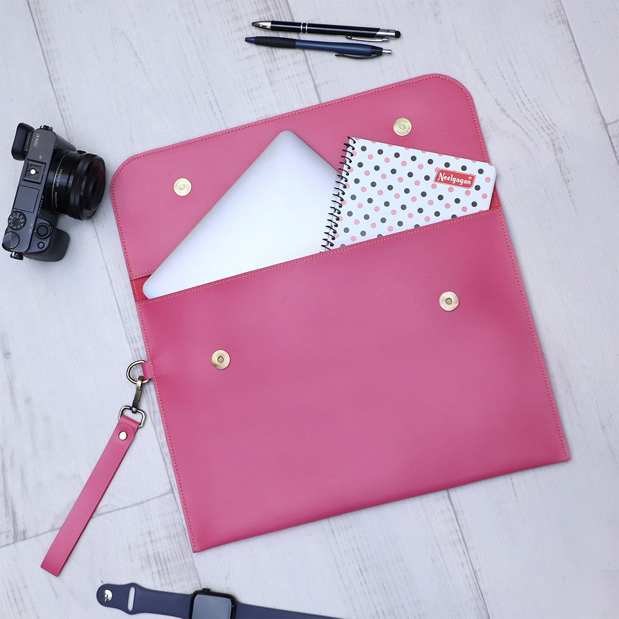Personalized Laptop Sleeve With Name & Charm - Pink