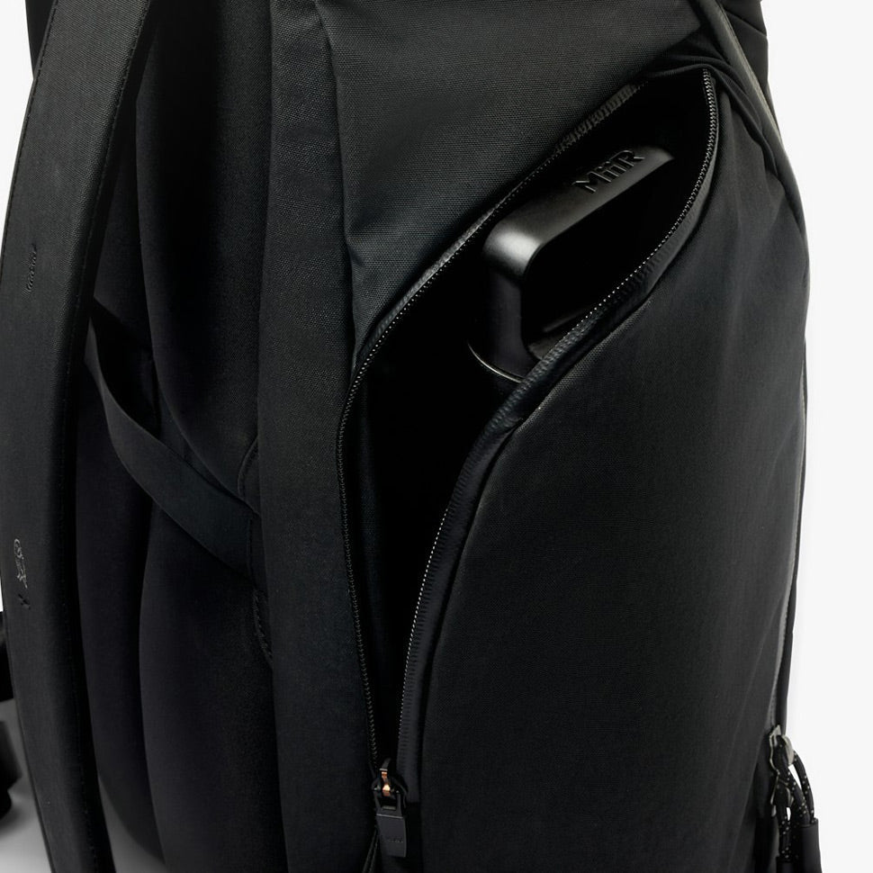Venture Travel Pack 26L - Jet Black