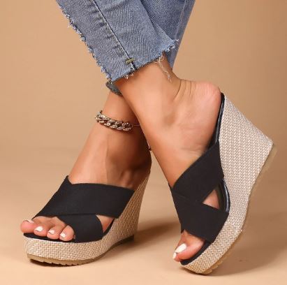 Elegant Step Black Wedges