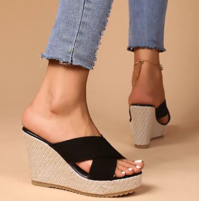 Elegant Step Black Wedges