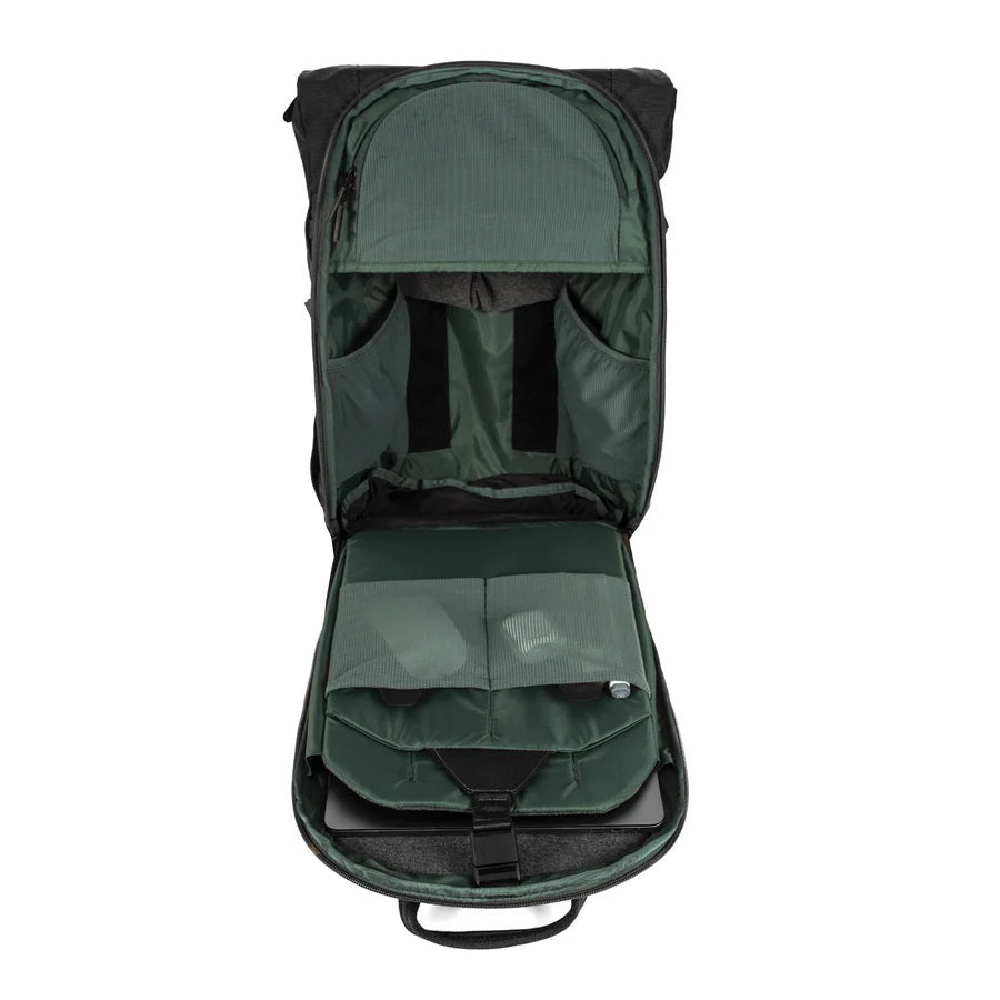 Errant Backpack 22L - Obsidian Black