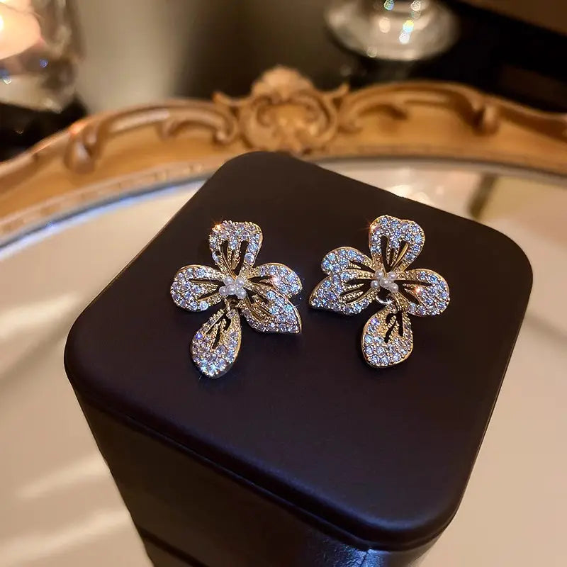 Exquisite Flower Leave Rhinestone Geometric Stud Earrings