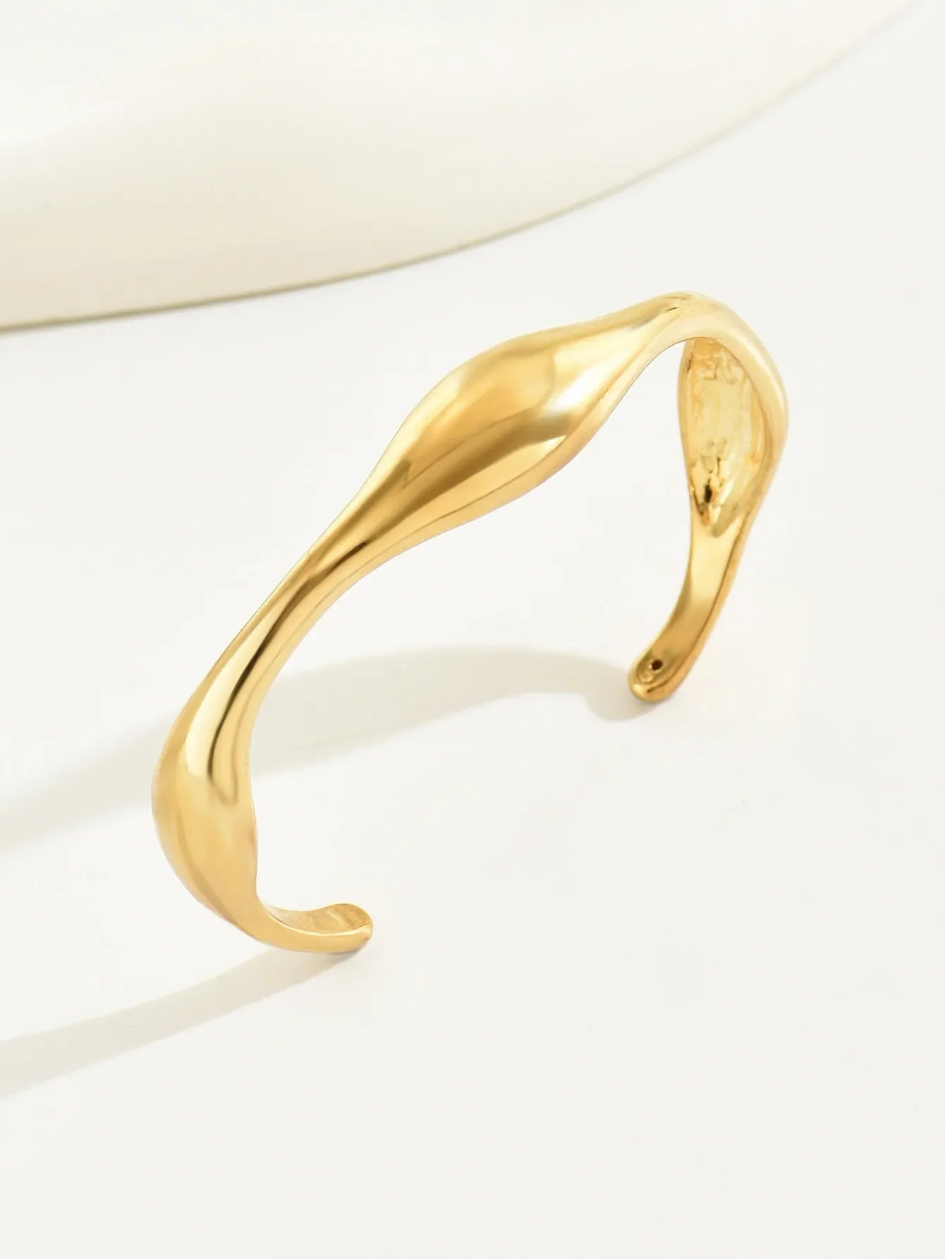 Gold Plated Simple Uneven Wave Style Open-ended Bangle