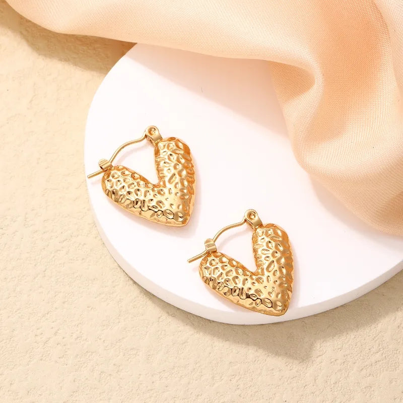 Anti-Tarnish Stainless Steel 18K Gold Plated Hammered Pattern Heart Shaped Hoop Earring