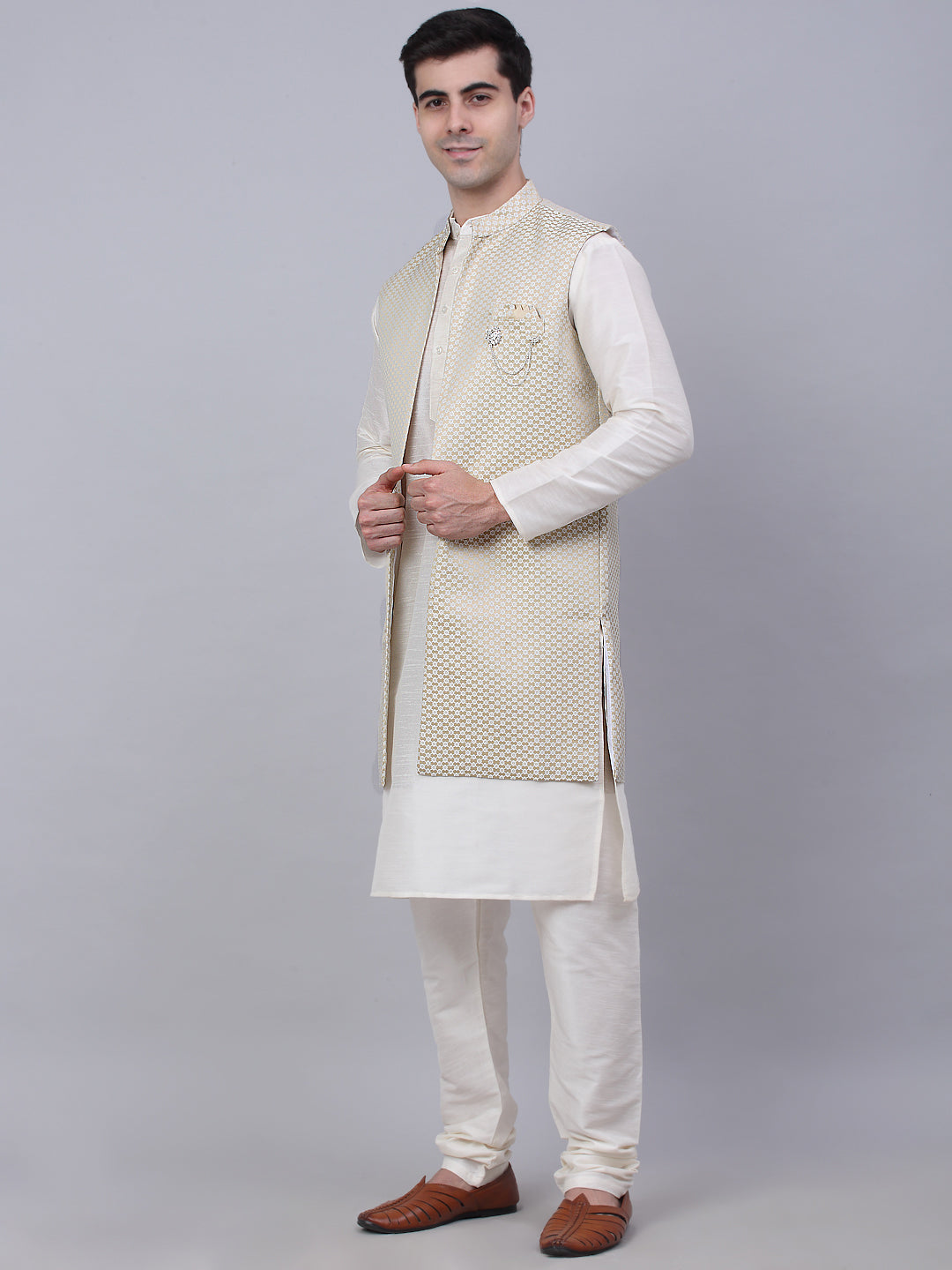Men's Solid Kurta Pyjama With Shrug Jacket