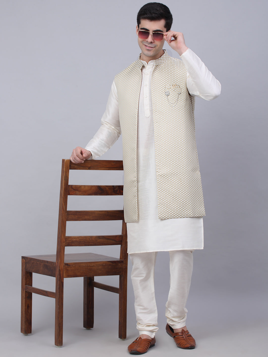 Men's Solid Kurta Pyjama With Shrug Jacket