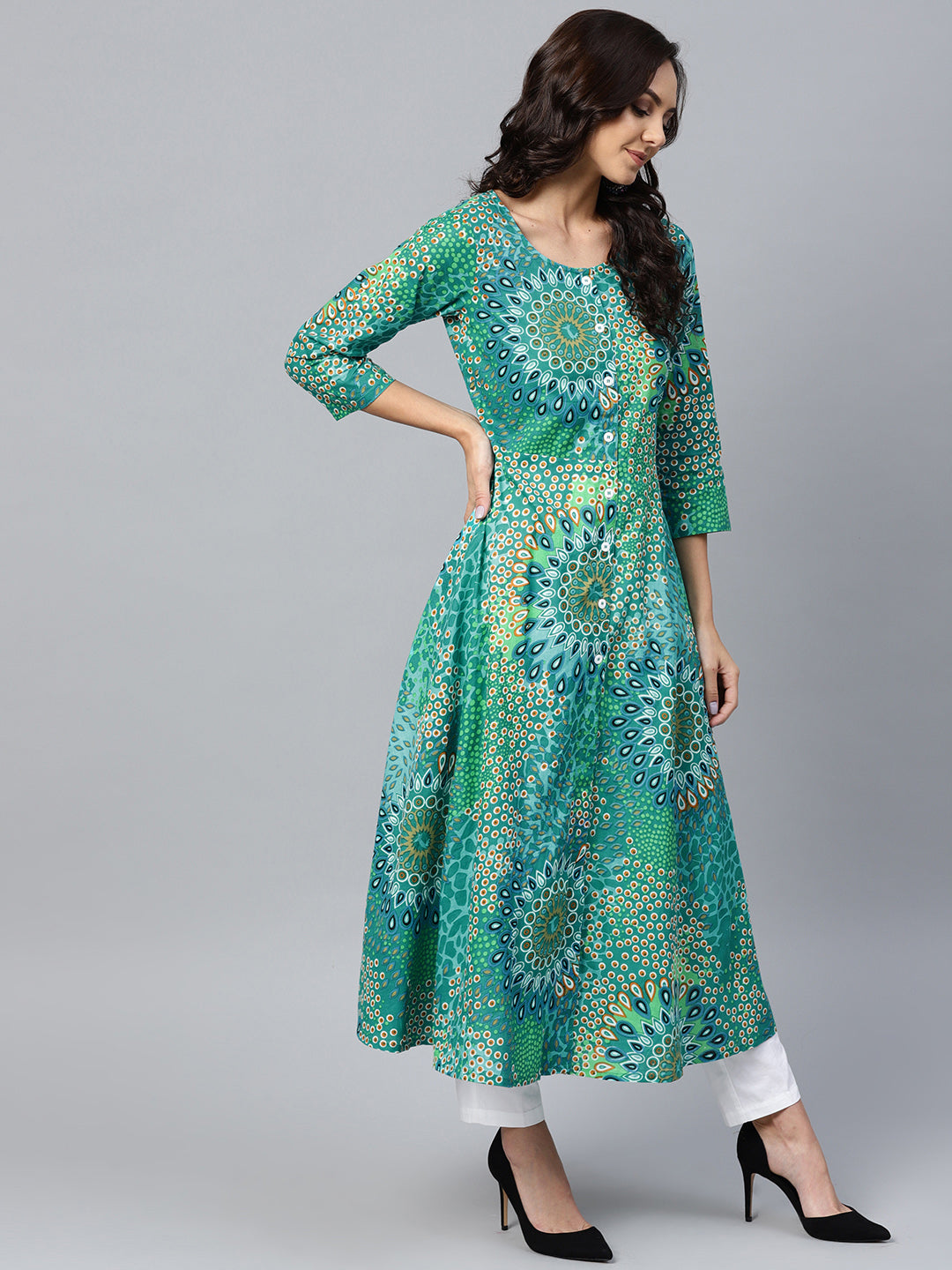 Jompers Women Green & White Printed Flared Kurta