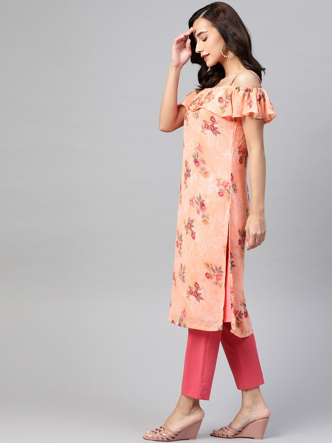 Jompers Women Peach-Coloured & Grey Floral Print Off-Shoulder Straight Kurta