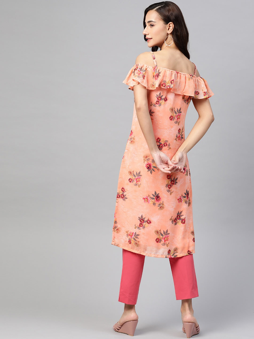 Jompers Women Peach-Coloured & Grey Floral Print Off-Shoulder Straight Kurta