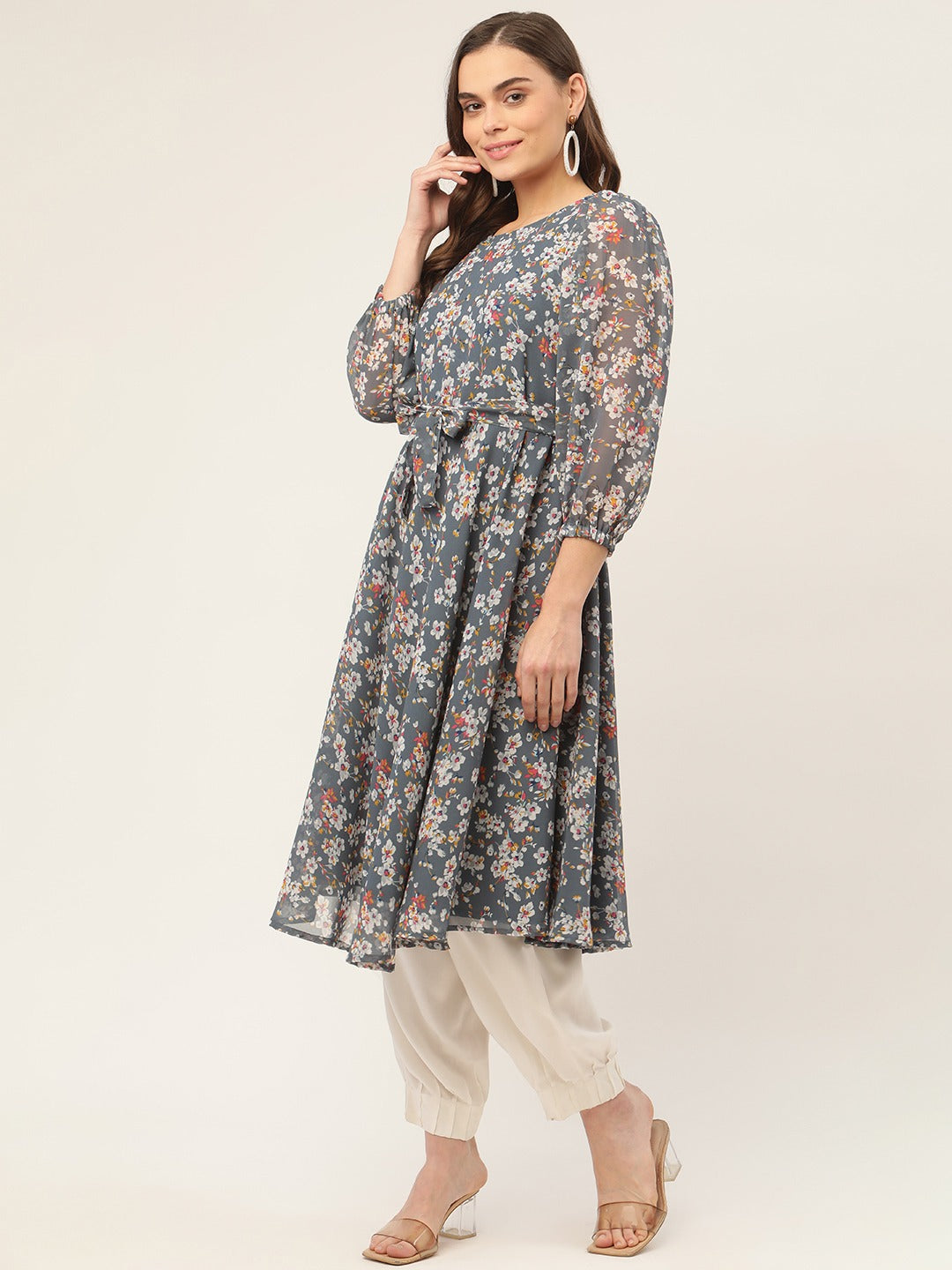 Women Grey & White Georgette Floral Printed Kurta