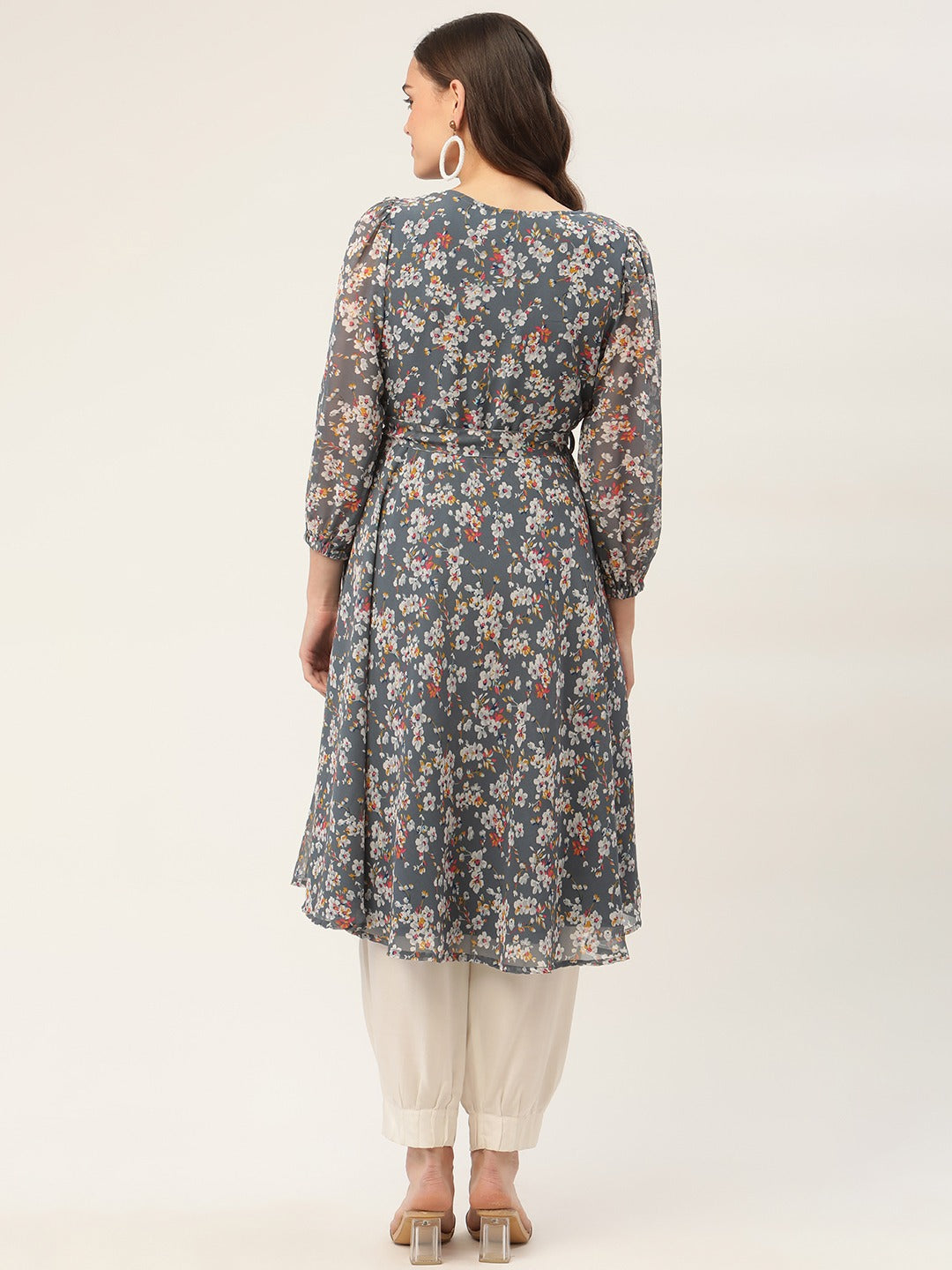 Women Grey & White Georgette Floral Printed Kurta