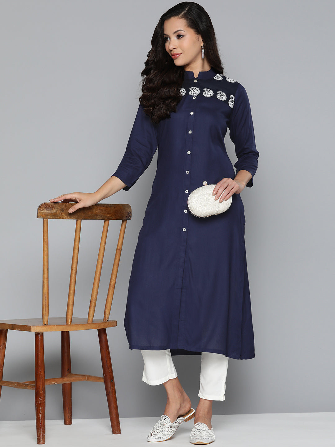 Jompers Paisley Embroidered Chikankari Navy Women Kurta