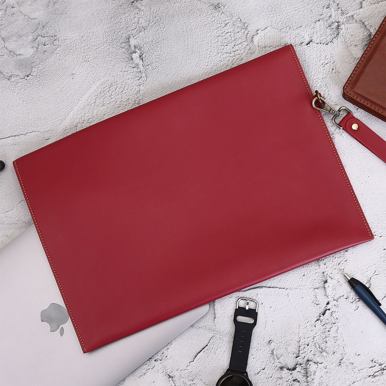 Personalized Laptop Sleeve With Name & Charm - Red