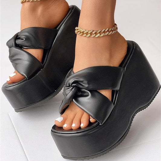 Black Twist Knot Wedges