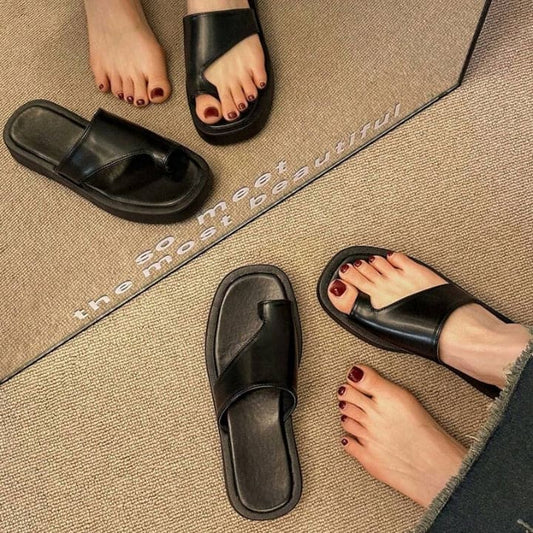 Black Solid Sliders Flipflops