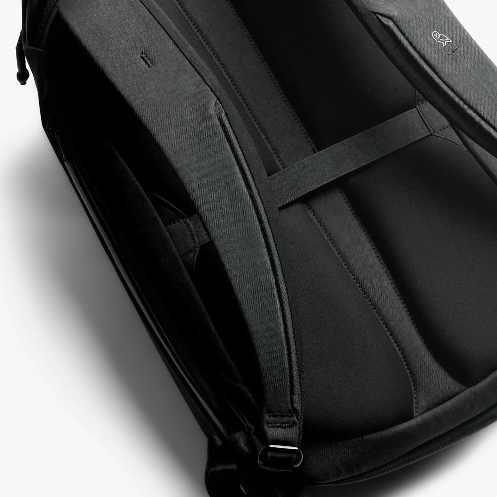 Venture Travel Pack 26L - Jet Black
