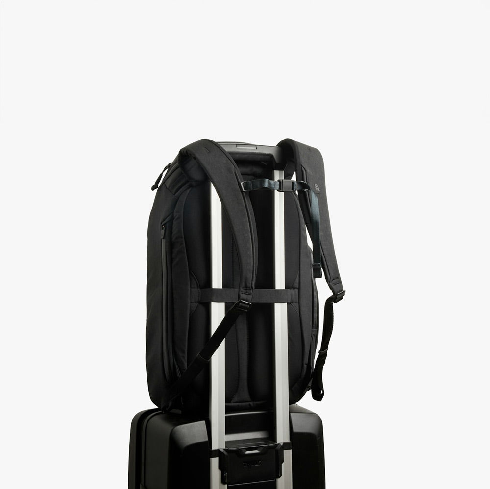 Venture Travel Pack 26L - Jet Black