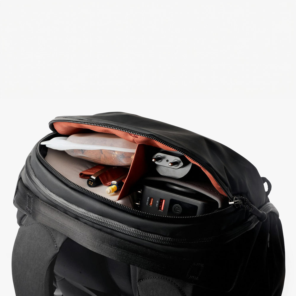Venture Travel Pack 26L - Jet Black