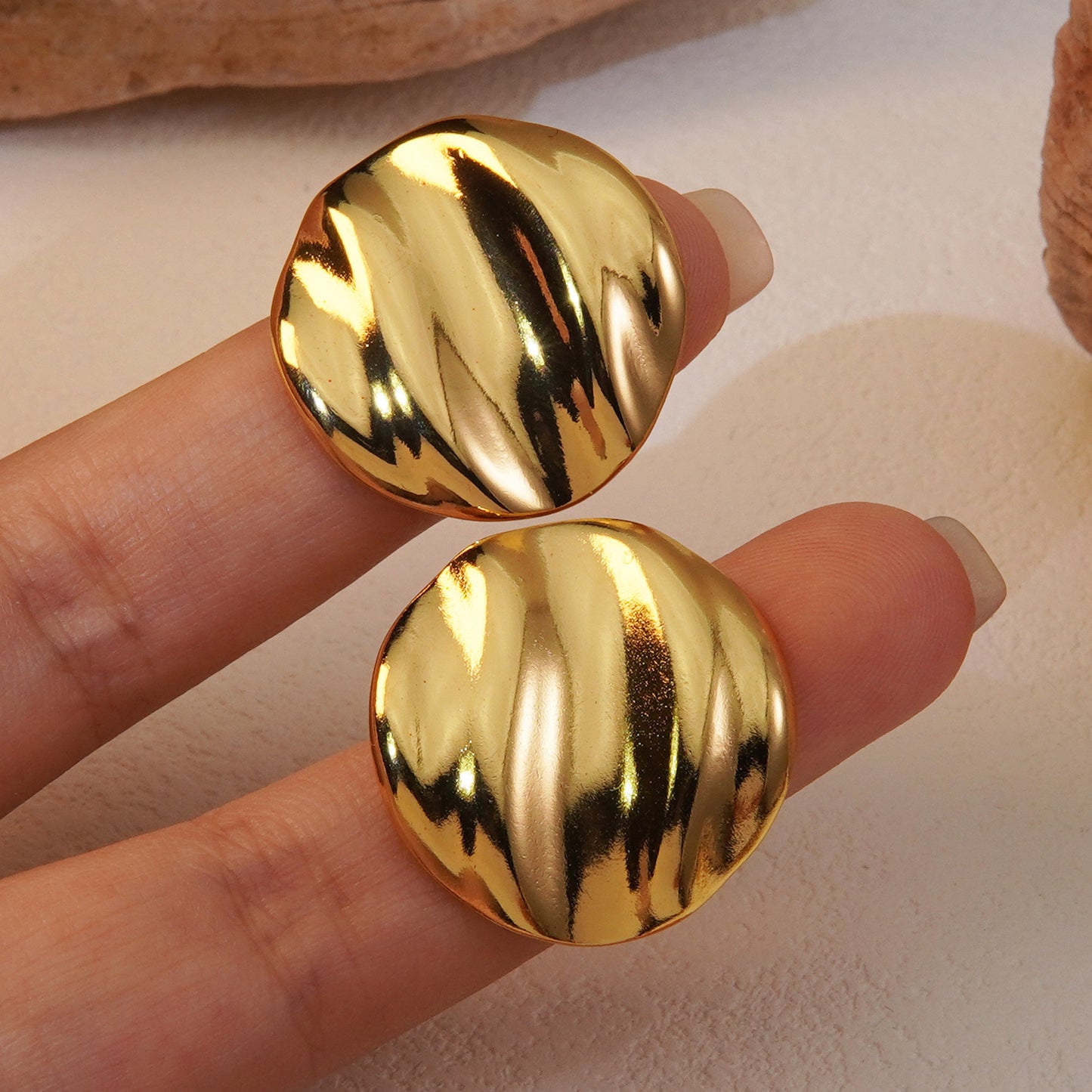 Anti-Tarnish Stainless Steel Wave Pattern Round Shape 18K Gold Plated  Stud Earrings for Women